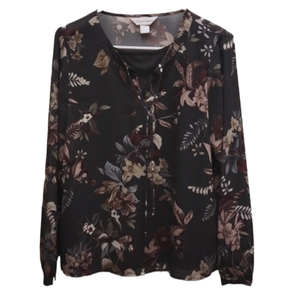 Christopher & Banks Tops - ⭐️Christopher & Banks gray floral top size small, sheer with built un camisole.